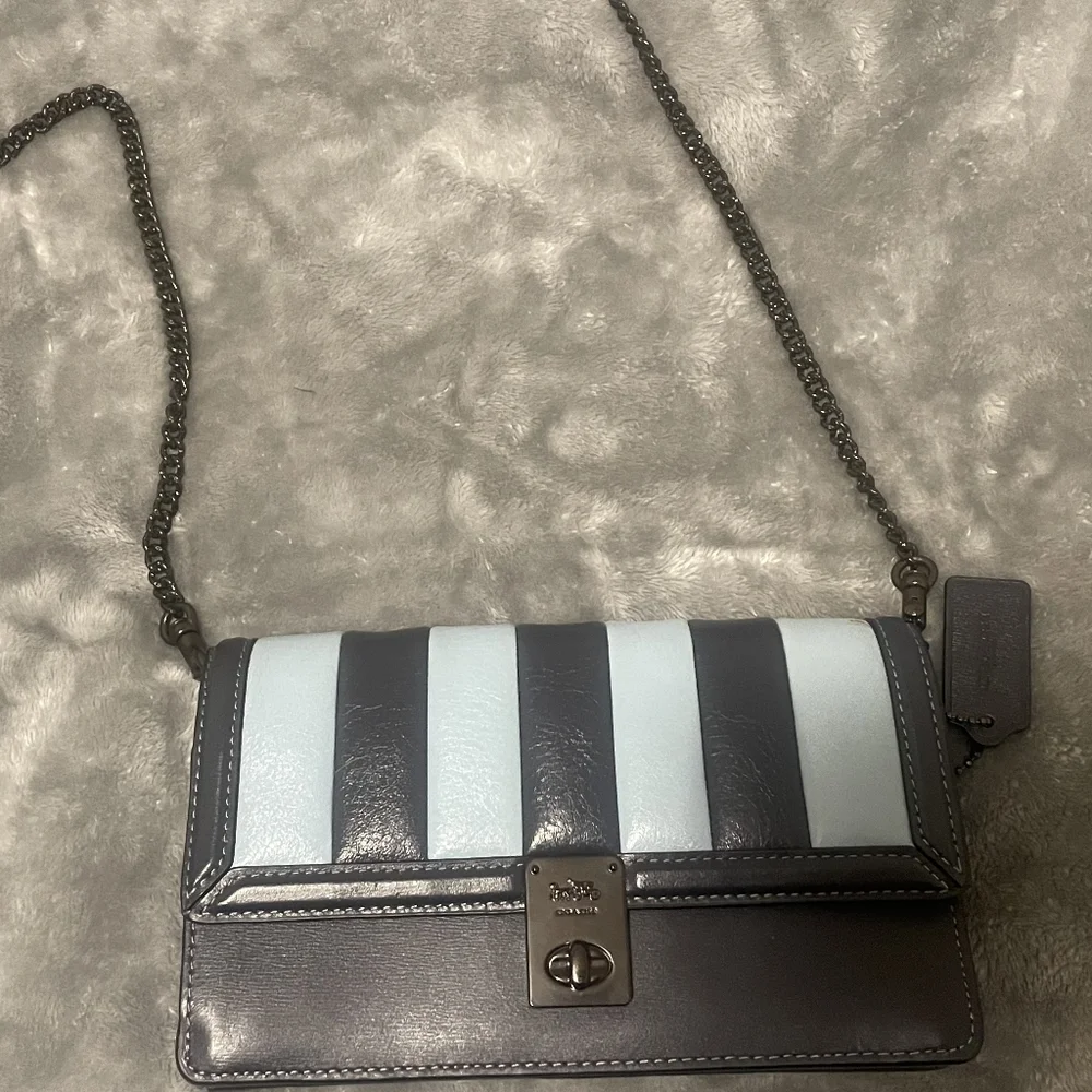 Coach Madison Shoulder Bag - Picture 2 of 4